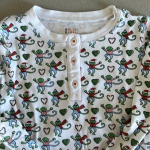 Roller Rabbit 6 years old Holiday Pajamas set